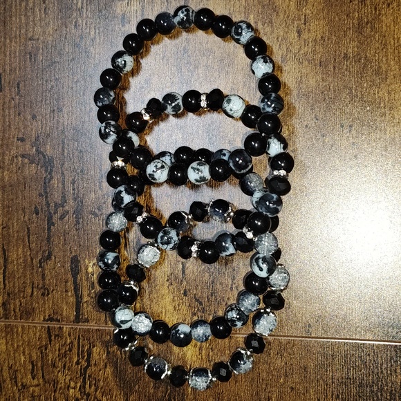 ❌SOLD❌ Bundle of 4 Glass Bead Bracelets - Picture 5 of 13